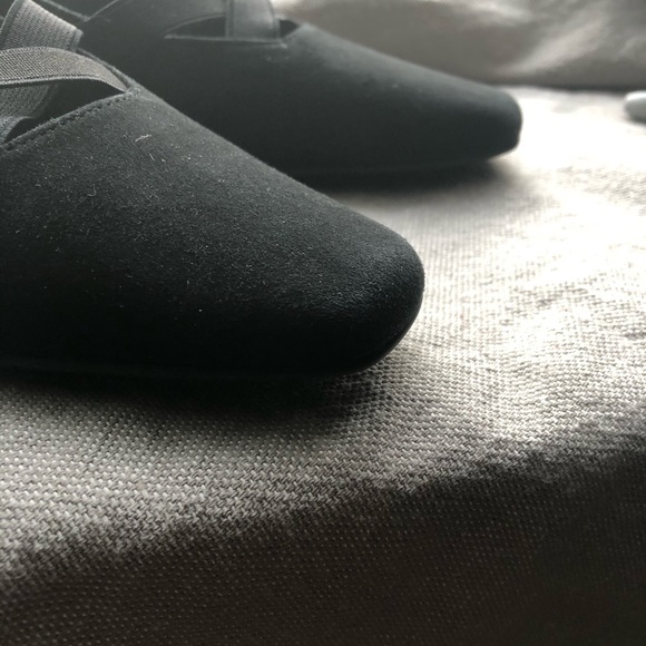 Size 9 Anne Klein iFlex Suede Pumps - Picture 4 of 8